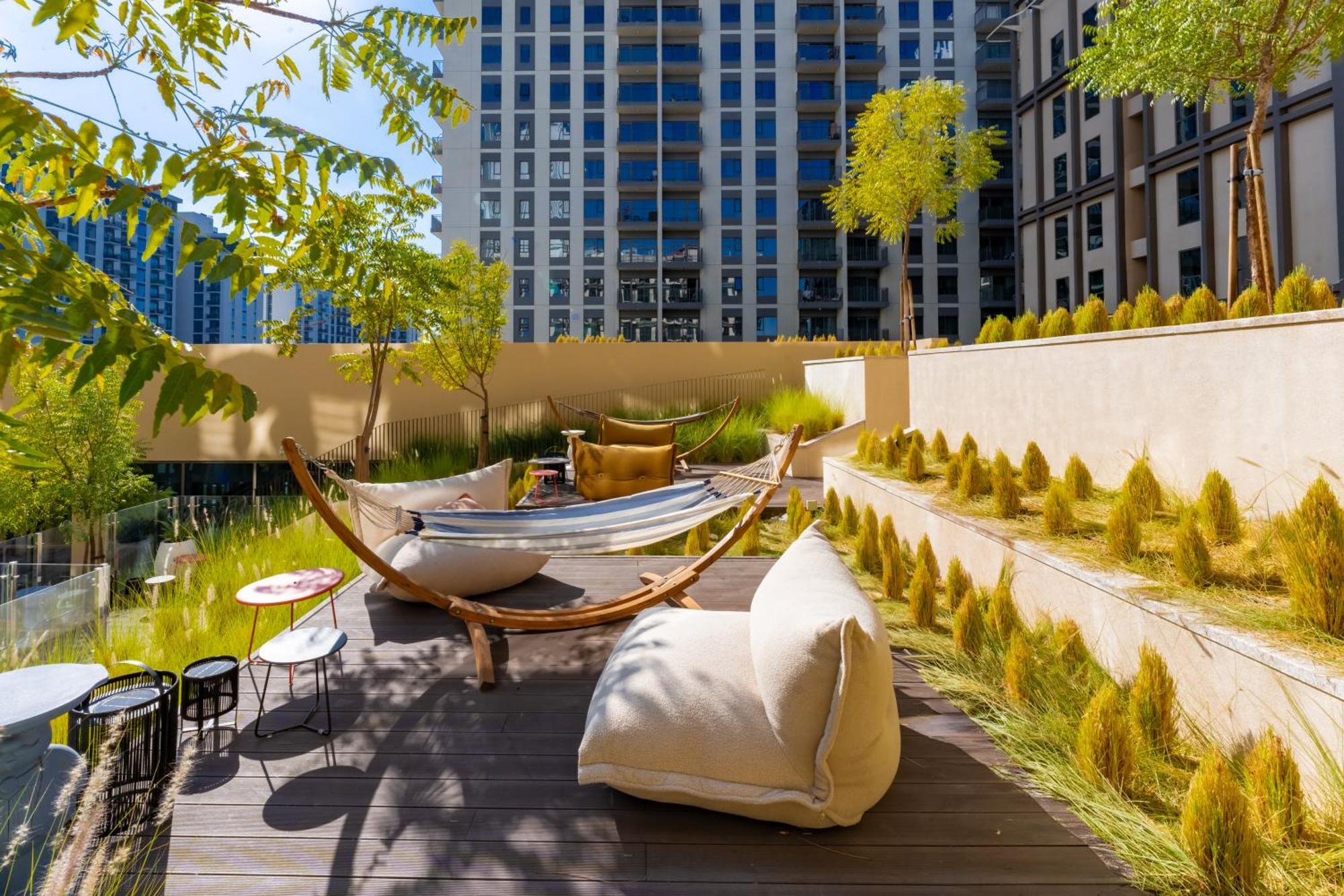 First Class In Hills - Next To Hills Mall - Socio, Collective And Golfville Towers * دبي